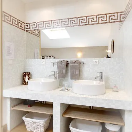 Maison Ardure Nocleg ze śniadaniem 4*