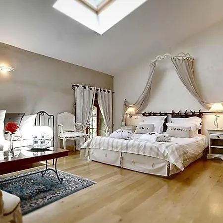 Maison Ardure Bed & Breakfast 4*